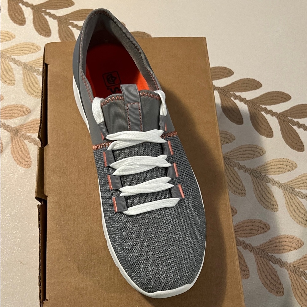 Spence Women’s Kelsey Sneaker Size 9.5 Grey